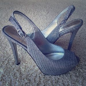 ✨Sparkly silver peep-toe high heels💖